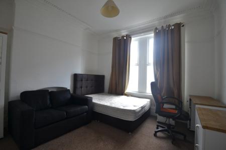 7 bedroom Terraced House to let in Albion Road, Fallowfield, Manchester, M14