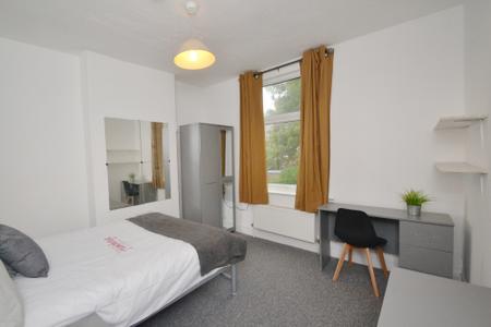5 bedroom Terraced House to let in Cawdor Road, Fallowfield, Manchester, M14