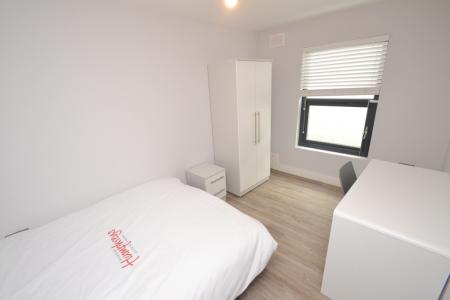 6 bedroom Flat to let in Standish Road, Fallowfield, Manchester, M14