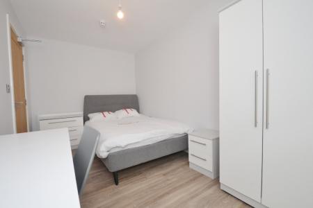 6 bedroom Flat to let in Standish Road, Fallowfield, Manchester, M14