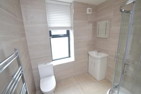 6 bedroom Flat to let in Standish Road, Fallowfield, Manchester, M14