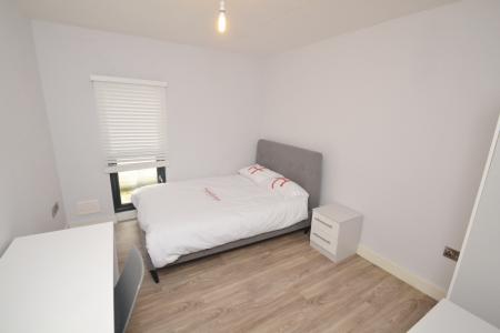 6 bedroom Flat to let in Standish Road, Fallowfield, Manchester, M14