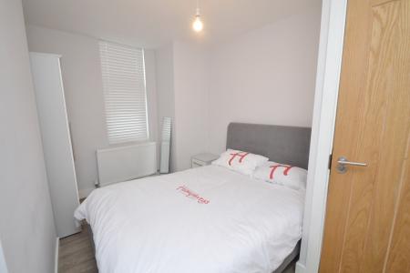 6 bedroom Flat to let in Standish Road, Fallowfield, Manchester, M14