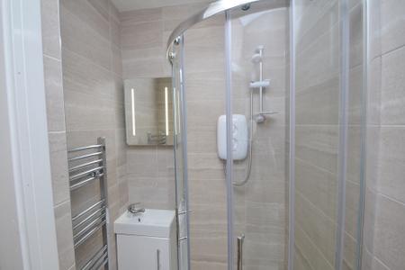 6 bedroom Flat to let in Standish Road, Fallowfield, Manchester, M14