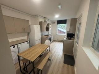 6 bedroom End of terrace house to let in Lausanne Road, Withington, Manchester, M20