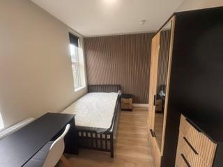 6 bedroom End of terrace house to let in Lausanne Road, Withington, Manchester, M20