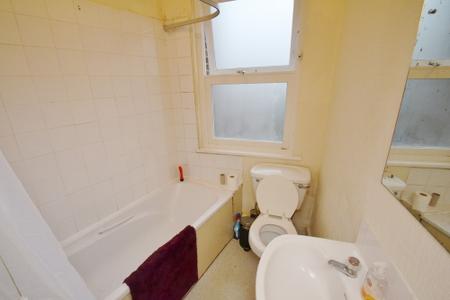 6 bedroom Terraced House to let in Wellington Road, Withington, Manchester, M20