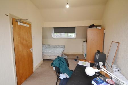 6 bedroom Terraced House to let in Wellington Road, Withington, Manchester, M20