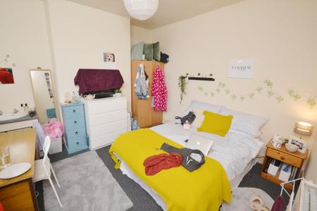 6 bedroom Terraced House to let in Wellington Road, Withington, Manchester, M20