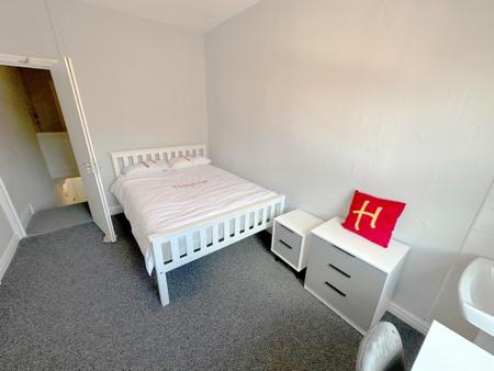 4 bedroom Terraced House to let in Furness Road, Fallowfield, Manchester, M14