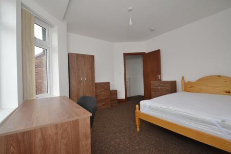 4 bedroom Detached house to let in Brocklebank Road, Fallowfield, Manchester, M14