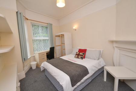 4 bedroom Terraced House to let in Carill Drive, Fallowfield, Manchester, M14
