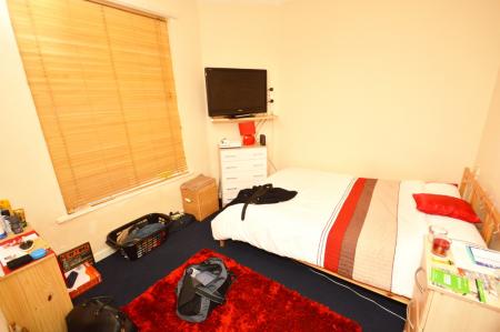 4 bedroom Terraced House to let in Kathleen Grove, Rusholme, Manchester, M14