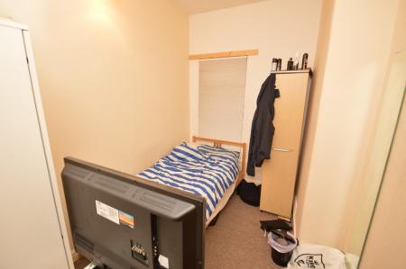 4 bedroom Terraced House to let in Kathleen Grove, Rusholme, Manchester, M14