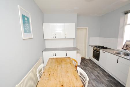 5 bedroom Terraced House to let in Ladybarn Lane, Fallowfield, Manchester, M14