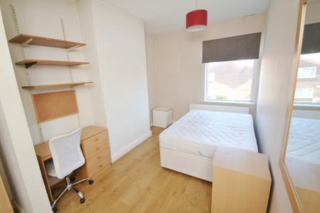 5 bedroom Terraced House to let in Ladybarn Lane, Fallowfield, Manchester, M14