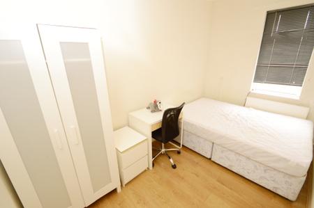 5 bedroom Terraced House to let in Ladybarn Lane, Fallowfield, Manchester, M14