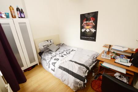 5 bedroom Terraced House to let in Ladybarn Lane, Fallowfield, Manchester, M14