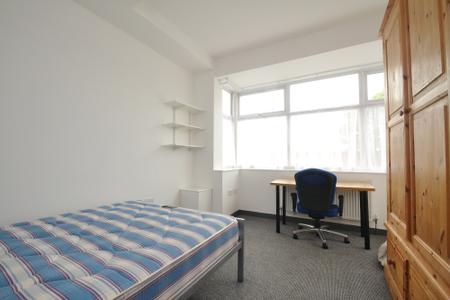 5 bedroom Terraced House to let in Moseley Road, Fallowfield, Manchester, M14