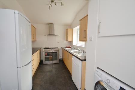 5 bedroom Terraced House to let in Moseley Road, Fallowfield, Manchester, M14