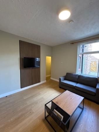 5 bedroom End of terrace house to let in Hill Street, Withington, Manchester, M20