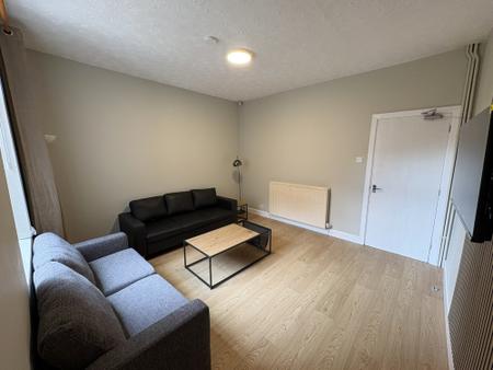 5 bedroom End of terrace house to let in Hill Street, Withington, Manchester, M20