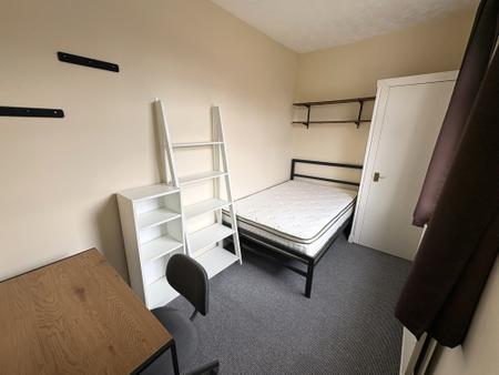 5 bedroom End of terrace house to let in Hill Street, Withington, Manchester, M20