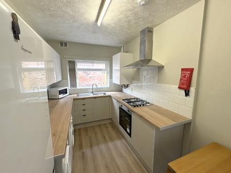 5 bedroom End of terrace house to let in Hill Street, Withington, Manchester, M20