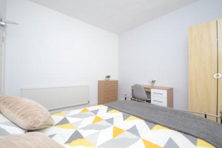 5 bedroom Terraced House to let in Ashfield Road, Victoria Park, Manchester, M13