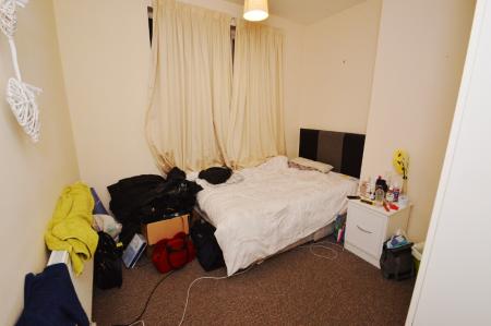 4 bedroom Semi-detached house to let in Elmsmere Road, Didsbury, Manchester, M20