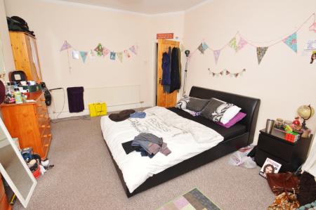 4 bedroom Semi-detached house to let in Elmsmere Road, Didsbury, Manchester, M20