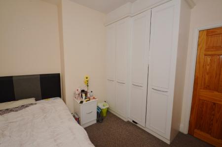 4 bedroom Semi-detached house to let in Elmsmere Road, Didsbury, Manchester, M20