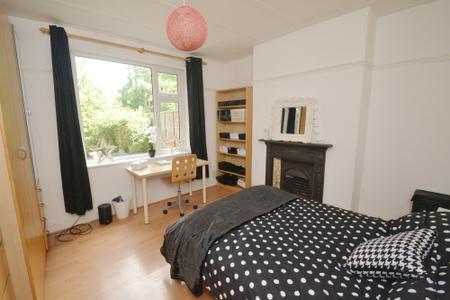5 bedroom Semi-detached house to let in Finchley Road, Fallowfield, Manchester, M14