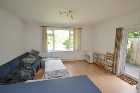 5 bedroom Semi-detached house to let in Finchley Road, Fallowfield, Manchester, M14