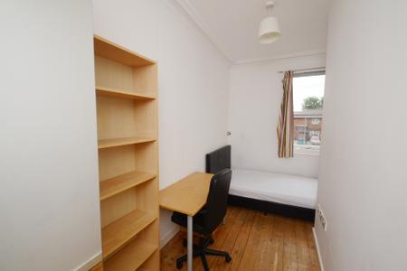 6 bedroom Terraced House to let in Heald Grove, Rusholme, Manchester, M14