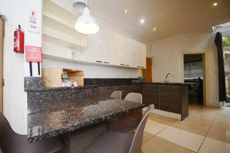6 bedroom Terraced House to let in Heald Grove, Rusholme, Manchester, M14