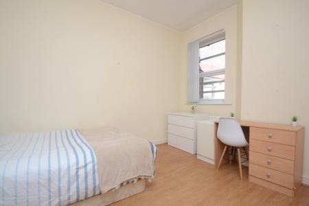 6 bedroom Terraced House to let in Scarsdale Road, Manchester, M14