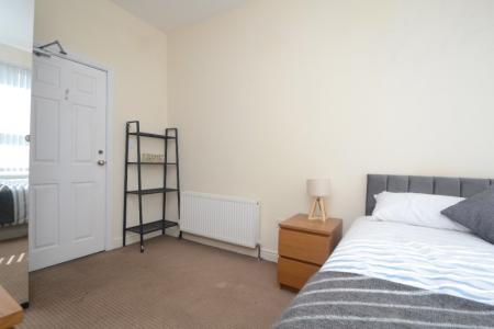 6 bedroom Terraced House to let in Scarsdale Road, Manchester, M14