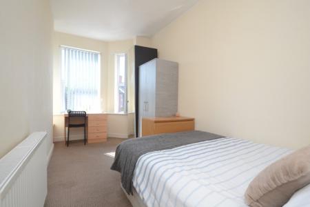 6 bedroom Terraced House to let in Scarsdale Road, Manchester, M14