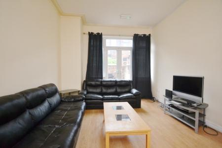 6 bedroom Terraced House to let in Scarsdale Road, Manchester, M14
