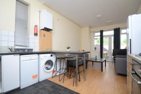 6 bedroom Terraced House to let in Scarsdale Road, Manchester, M14
