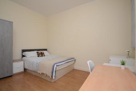 6 bedroom Terraced House to let in Scarsdale Road, Manchester, M14