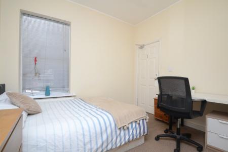 6 bedroom Terraced House to let in Scarsdale Road, Manchester, M14