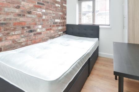 6 bedroom Semi-detached house to let in Langley Road, Fallowfield, Manchester, M14