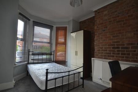 6 bedroom Terraced House to let in Old Moat Lane, Withington, Manchester, M20