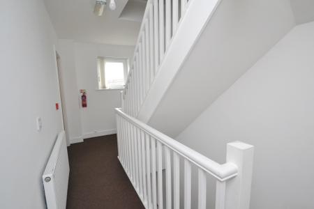 5 bedroom Town house to let in Plymouth View, Manchester, M13