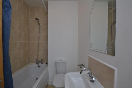 5 bedroom Town house to let in Plymouth View, Manchester, M13