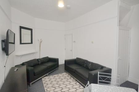 3 bedroom Terraced House to let in Carill Drive, Fallowfield, Manchester, M14
