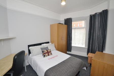 3 bedroom Terraced House to let in Carill Drive, Fallowfield, Manchester, M14