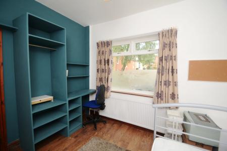 6 bedroom End of terrace house to let in Ladybarn Road, Fallowfield, Manchester, M14